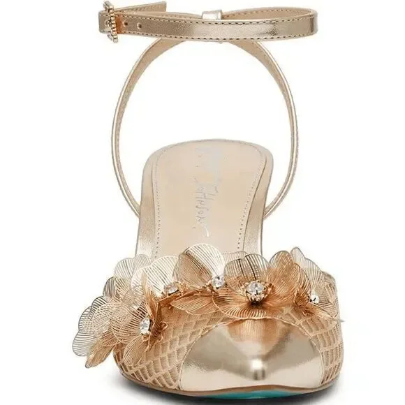 ✨ BETSEY JOHNSON Carli Gold Flower Ornament Pumps MSRP $139 SIZE 6,5 NEW IN BOX - Picture 5 of 17